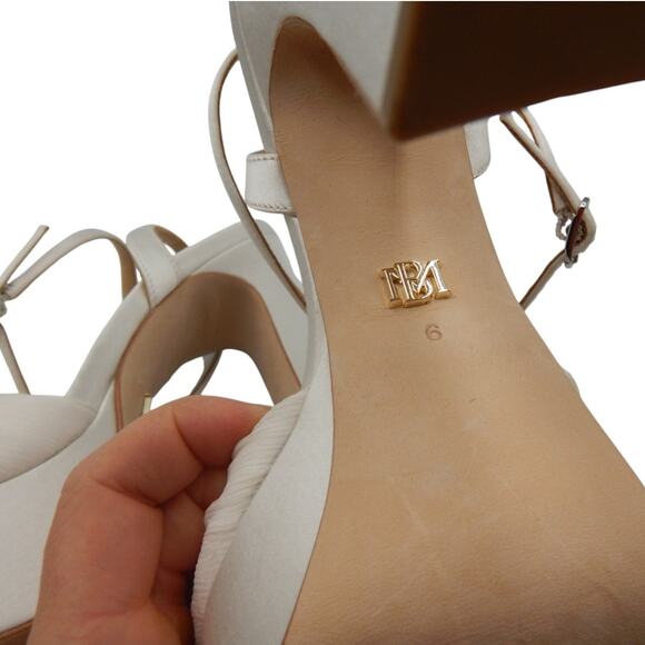Badgley Mischka Flower Satin High Heel Bridal Platform Sandals Soft White Sz 6 - Picture 6 of 6